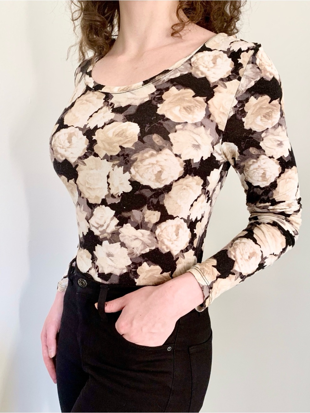 Forever21 scoop neck top fitted black beige dark floral long sleeve stretch Y2K